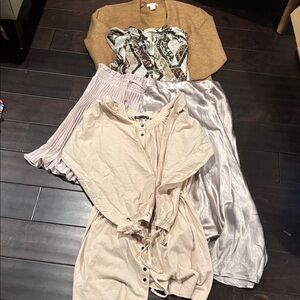 Zara H&M

5 for $30

Sorry no bundling, will cancel.